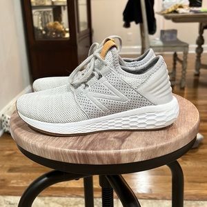 women’s size 5 new balance tennis shoes